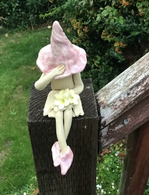 Shy fairy-yellow posy