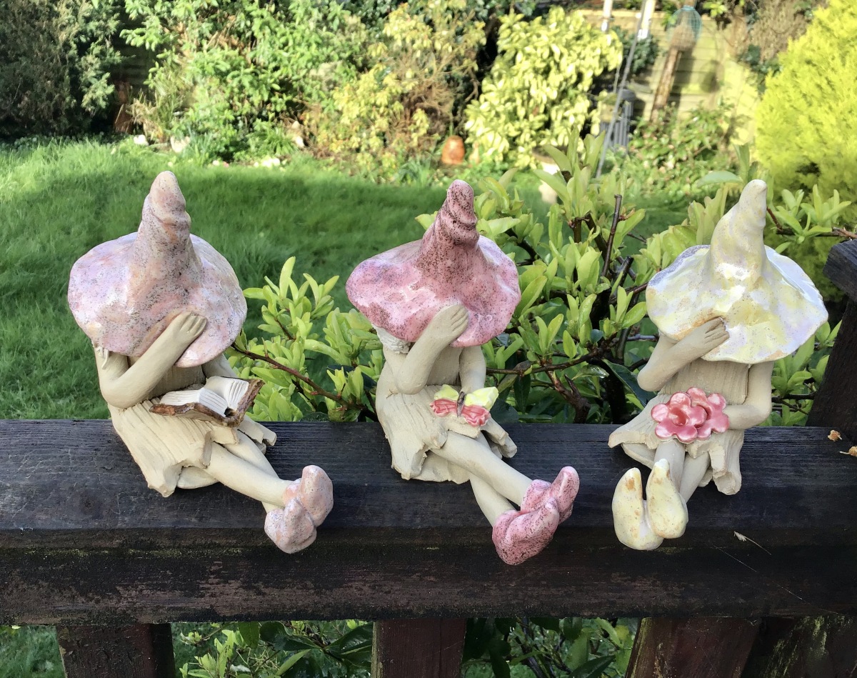A....... Set of 3 - sitting