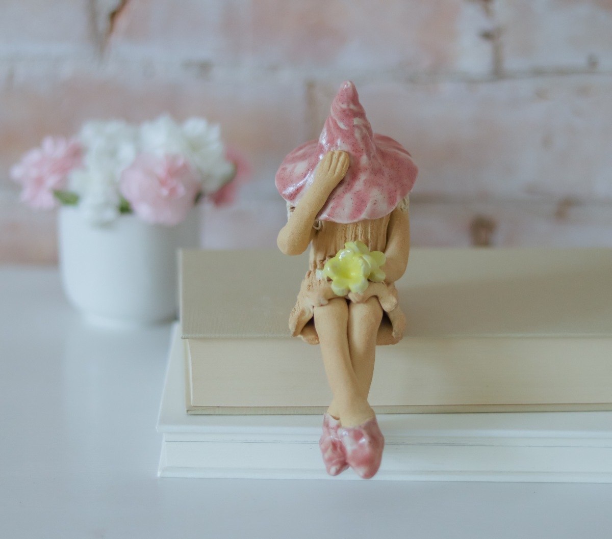 Shy fairy-yellow posy